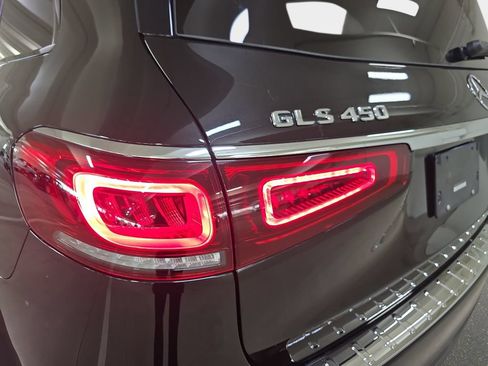 Used 2023 Mercedes-Benz GLS 450 4MATIC image 33