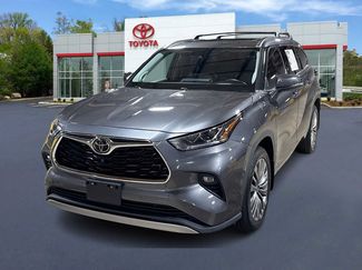Used 2021 Toyota Highlander Platinum AWD/4WD video 1