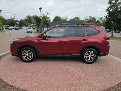 Used 2021 Subaru Forester Premium AWD/4WD image 2