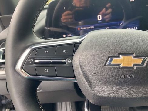 Used 2025 Chevrolet Traverse LT FWD image 33