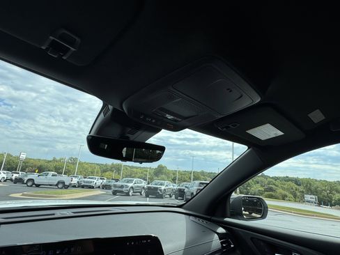 New 2026 Chevrolet Traverse LT w/ Driver Confidence Package image 21