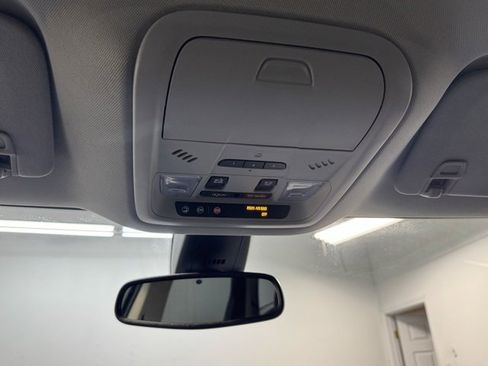 Used 2019 Buick Enclave Premium image 26