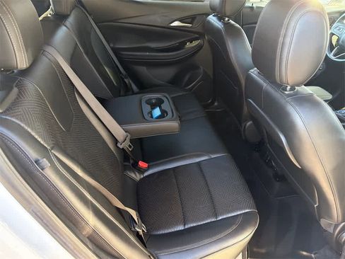 Used 2022 Buick Encore GX Essence image 15