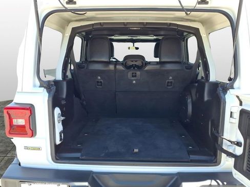 Used 2021 Jeep Wrangler Unlimited Sahara AWD/4WD image 11