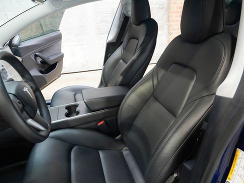 Used 2020 Tesla Model 3 Standard Range Plus RWD image 34