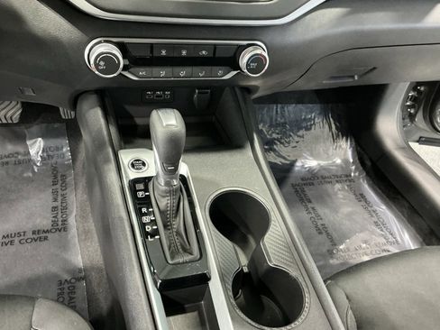 Used 2025 Nissan Altima 2.5 S image 16