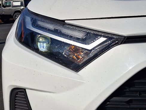 Used 2024 Toyota RAV4 XLE image 9