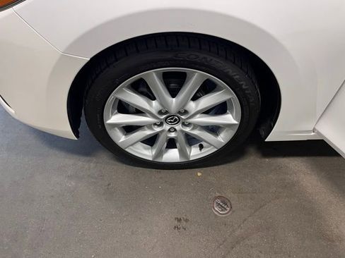 Used 2017 MAZDA MAZDA3 Touring image 28