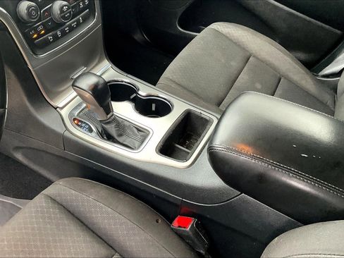 Used 2020 Jeep Grand Cherokee Laredo image 21