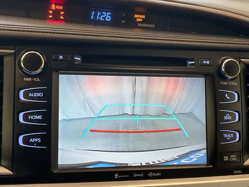 Used 2018 Toyota Highlander XLE AWD/4WD image 17