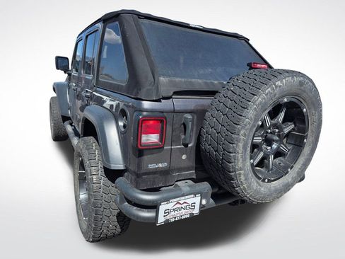 Used 2018 Jeep Wrangler Unlimited Sport AWD/4WD image 11
