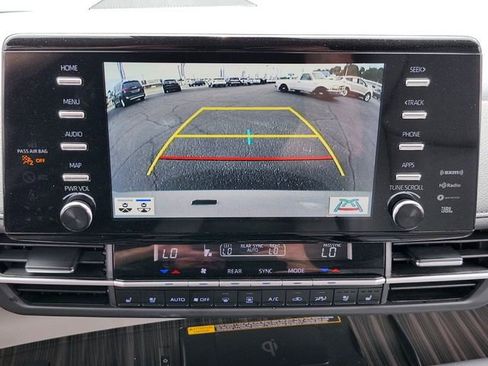 Used 2024 Toyota Sienna Limited AWD/4WD image 33