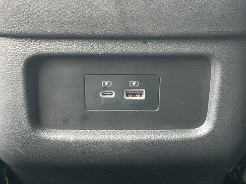 Certified 2025 Nissan Pathfinder SL image 19