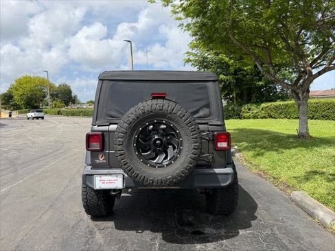 Used 2018 Jeep Wrangler Unlimited Sport S AWD/4WD image 5