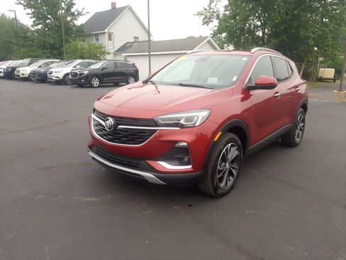 Certified 2020 Buick Encore GX Essence w/ Advanced Technology Package AWD/4WD image 1