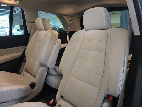 Used 2021 Mercedes-Benz GLS 450 4MATIC image 17