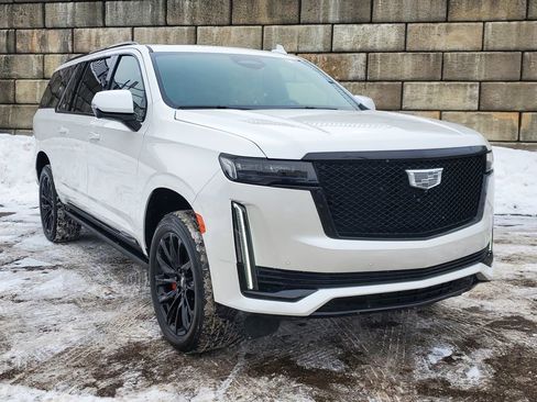 Certified 2024 Cadillac Escalade ESV Sport w/ LPO, ONYX Package image 8