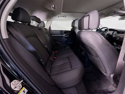 Certified 2023 Audi e-tron Premium Plus w/ Premium Plus Package image 29