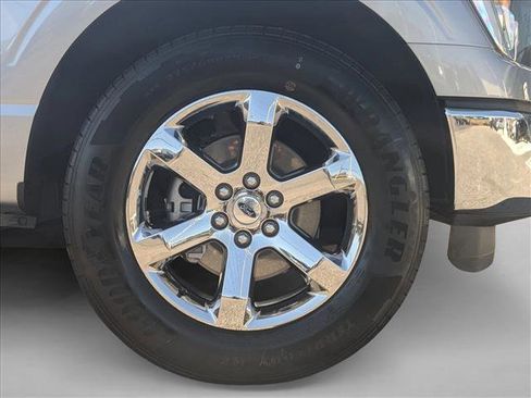 Used 2021 Ford F150 Lariat w/ Max Trailer Tow Package image 24