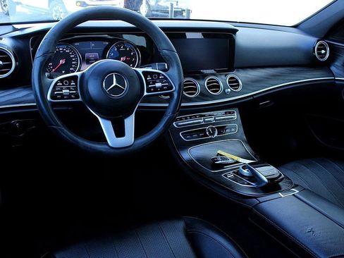 Used 2019 Mercedes-Benz E 300 image 19