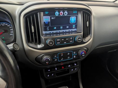 Used 2015 Chevrolet Colorado Z71 image 10