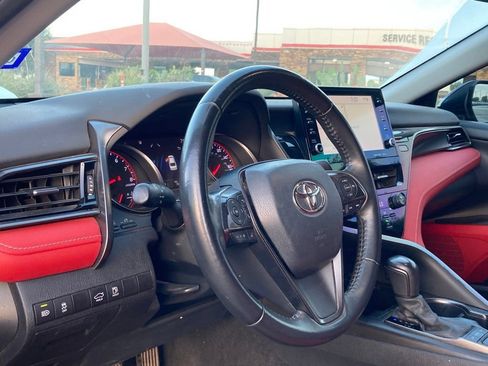 Used 2022 Toyota Camry XSE FWD image 8