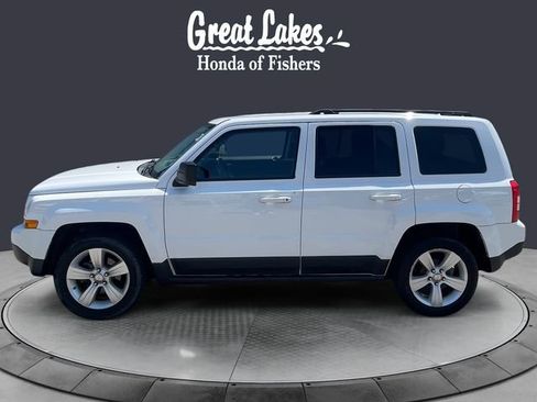 Used 2013 Jeep Patriot Latitude FWD image 2