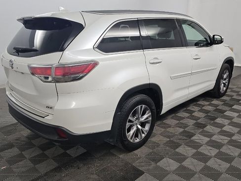 Used 2015 Toyota Highlander XLE FWD image 3