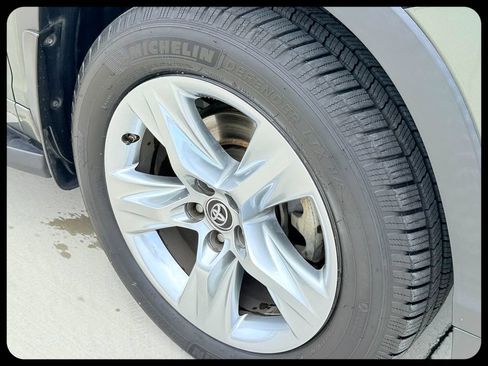 Used 2016 Toyota Highlander Limited Platinum FWD image 8