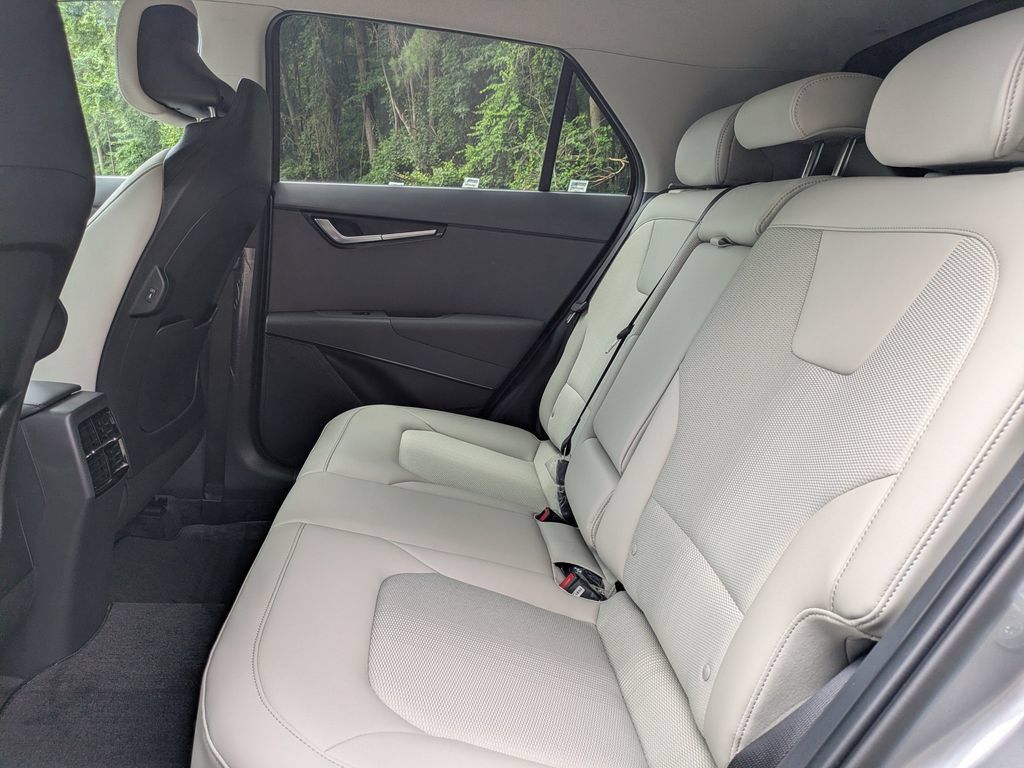 Used 2025 Kia Niro EX FWD image 14