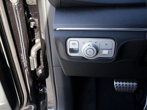 New 2026 Mercedes-Benz GLS 450 4MATIC image 37