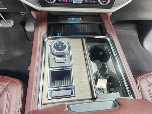 Used 2024 Ford Expedition Limited image 26