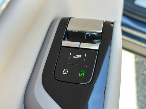 New 2025 Volvo EX90 Ultra image 22