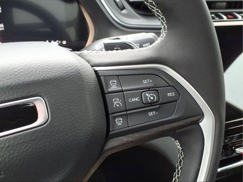 New 2025 Jeep Grand Cherokee Limited w/ Trailer Tow Package image 22