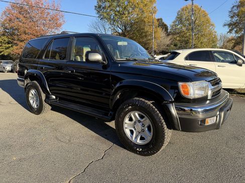 Used 2002 Toyota 4Runner SR5 image 3