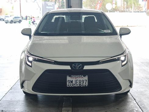 Used 2024 Toyota Corolla LE FWD image 2