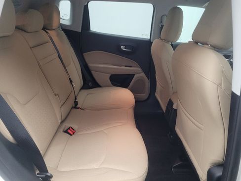 Used 2018 Jeep Compass Sport w/ Tech Group FWD image 19