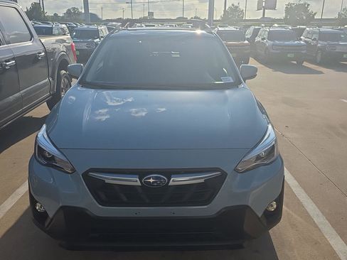 Used 2022 Subaru Crosstrek 2.5i Limited w/ Moonroof Package 2 image 4