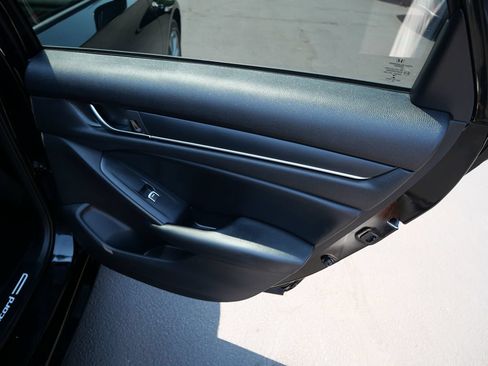 Used 2018 Honda Accord LX image 24