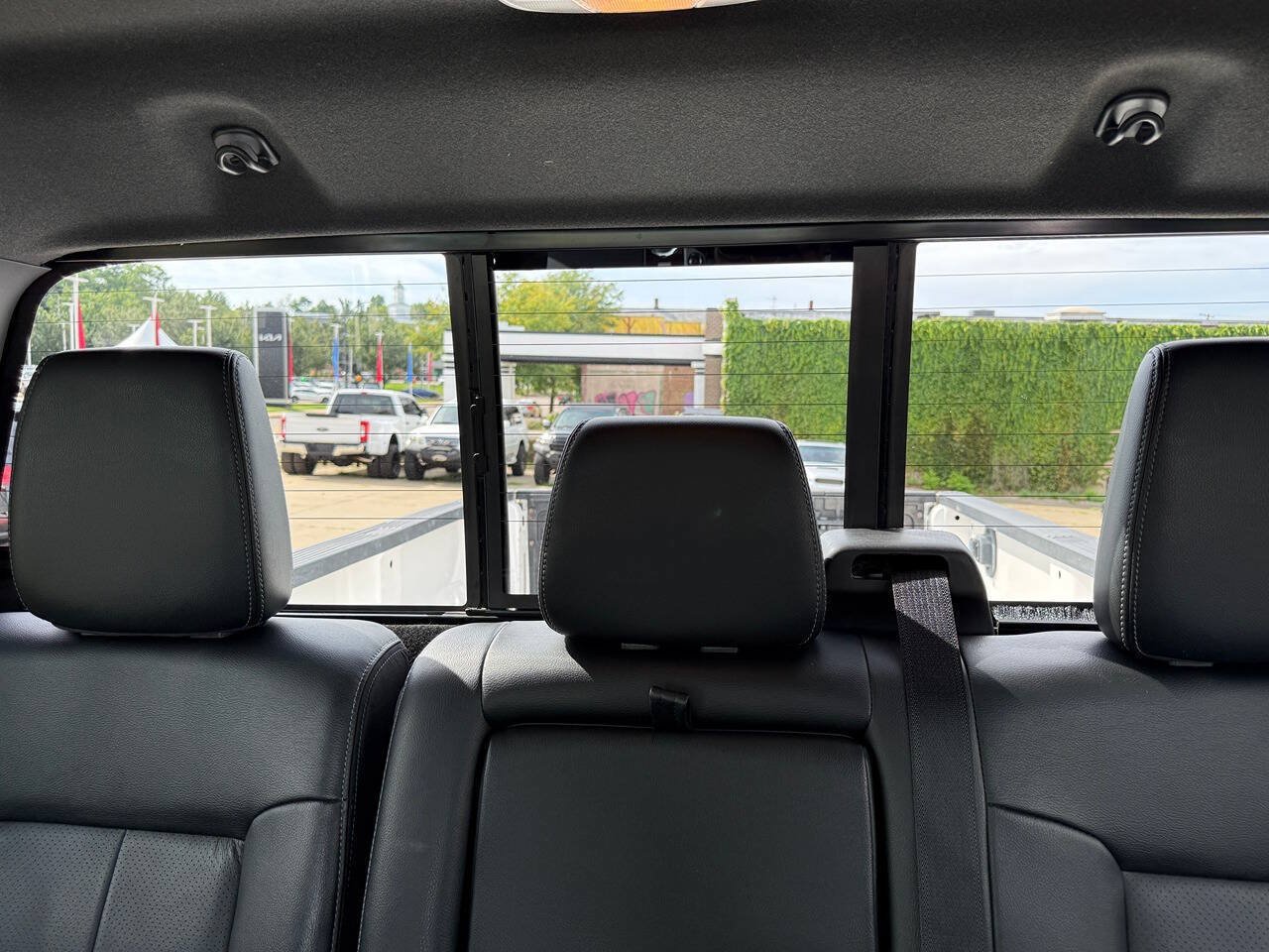 Used 2015 Ford F350 Lariat w/ Lariat Ultimate Package AWD/4WD image 28