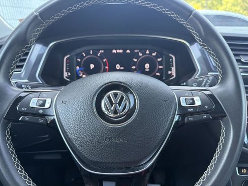 Used 2021 Volkswagen Tiguan SEL w/ 3rd Row Seat Package AWD/4WD image 19