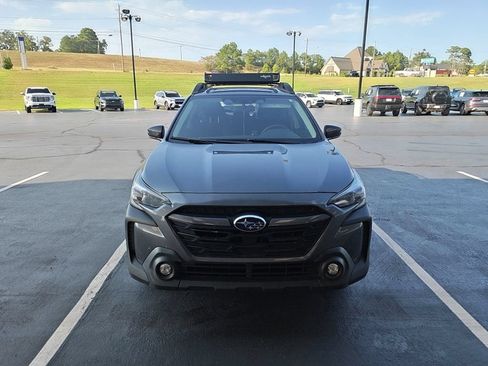 Used 2025 Subaru Outback Premium AWD/4WD image 3