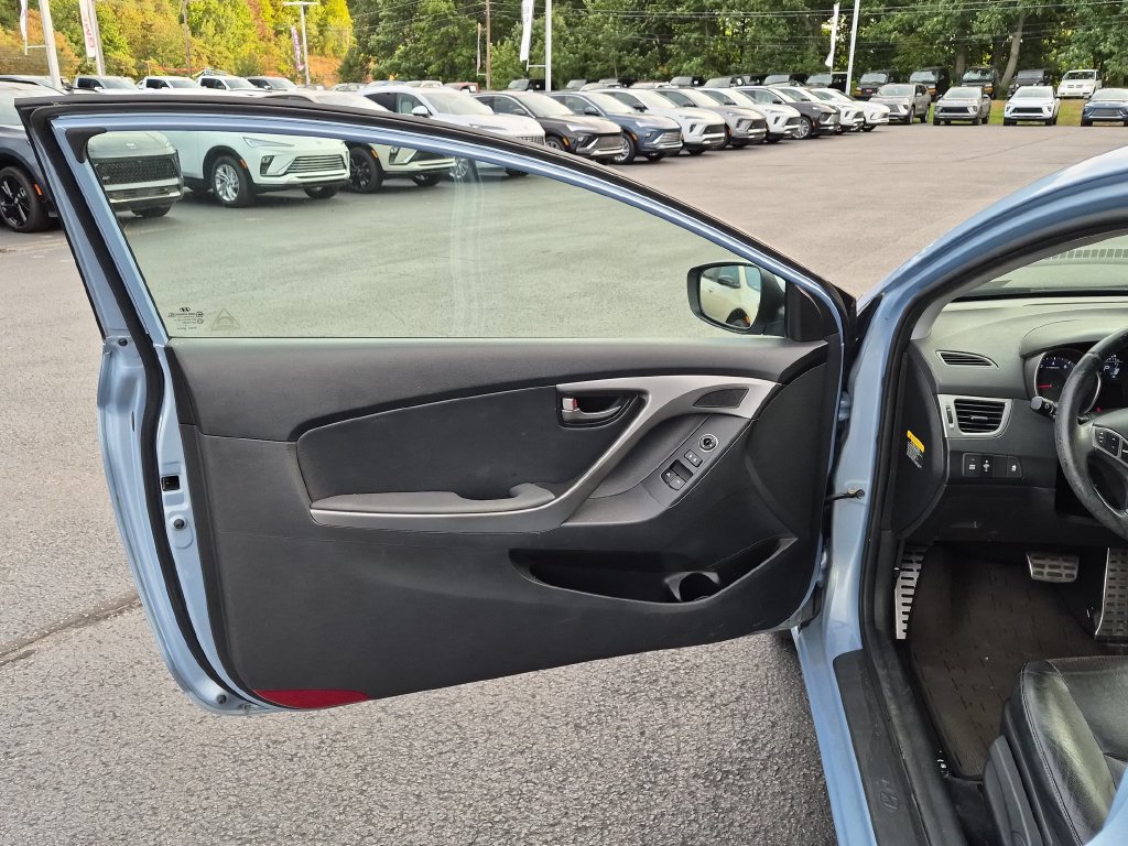 Used 2013 Hyundai Elantra SE w/ Technology Pkg FWD image 15