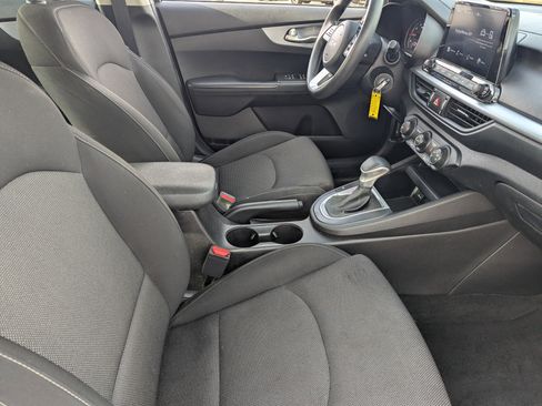 Certified 2022 Kia Forte Sedan image 9