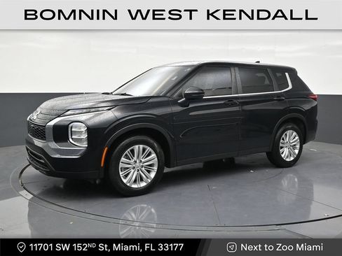 Used 2024 Mitsubishi Outlander ES FWD image 1
