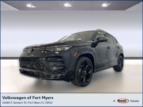 New 2026 Volkswagen Tiguan SE R-Line image 1