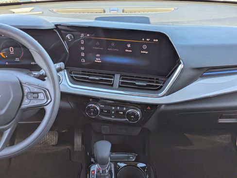 Used 2026 Chevrolet Trax LT image 17