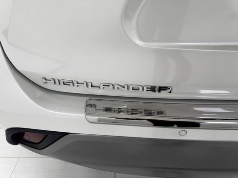 Used 2020 Toyota Highlander Platinum image 42