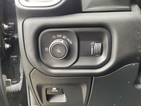 Used 2024 RAM 1500 Laramie image 24