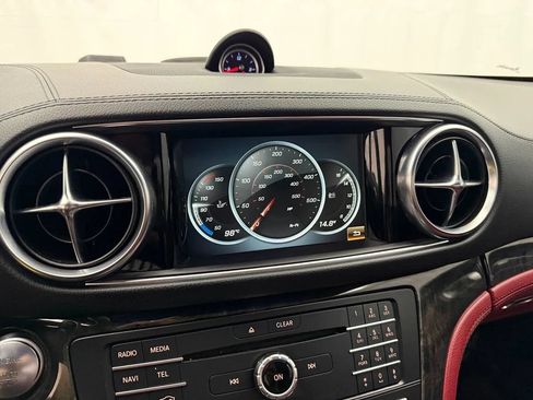 Used 2017 Mercedes-Benz SL 550 image 26